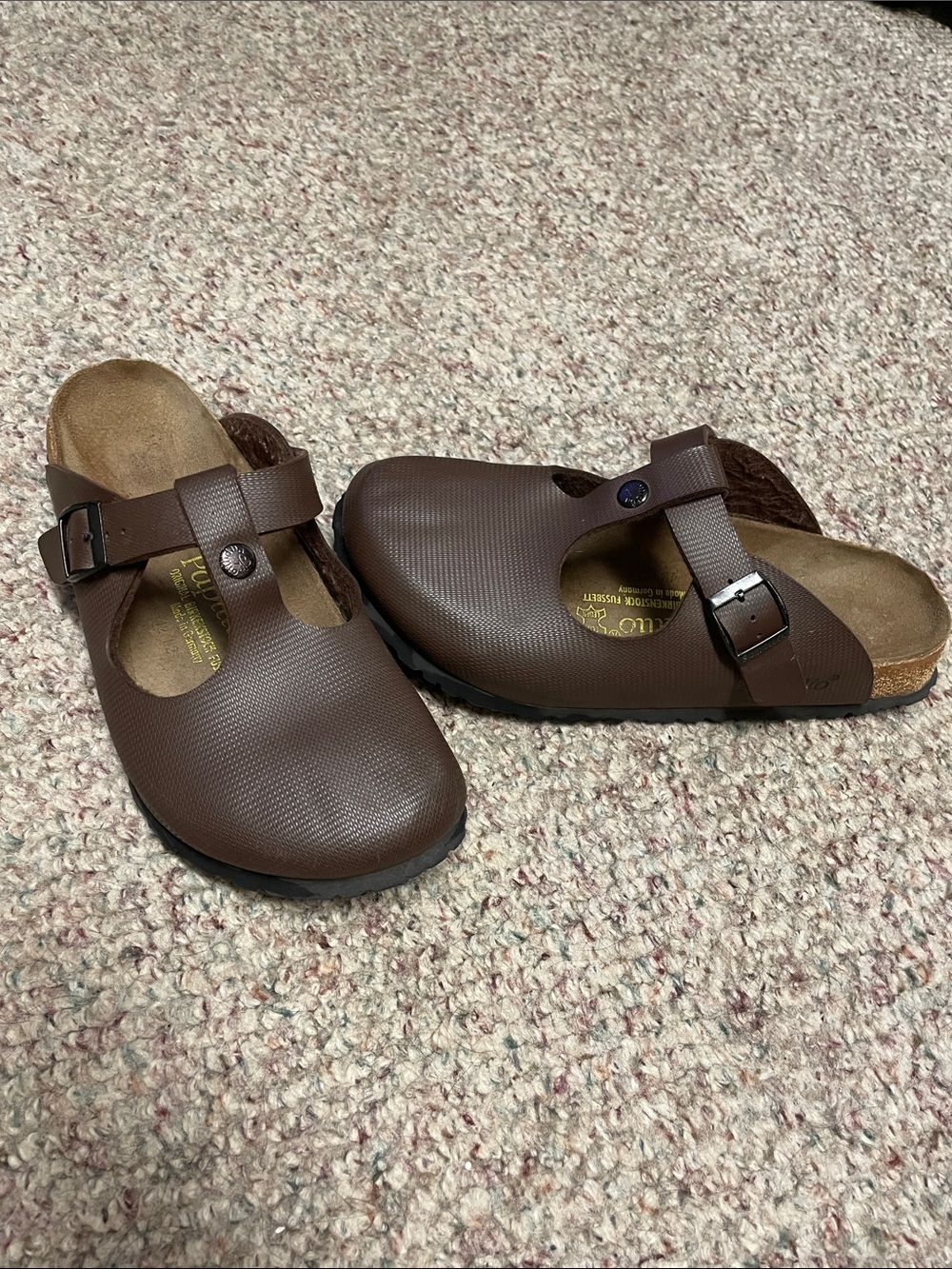 Birkenstock Boston chocolate brown leather closed toe buckle clog